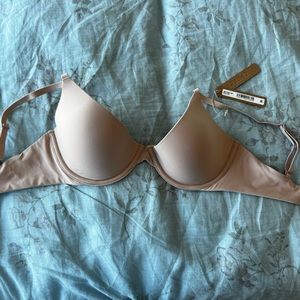 NWT Skims fits everybody Demi bra 34F